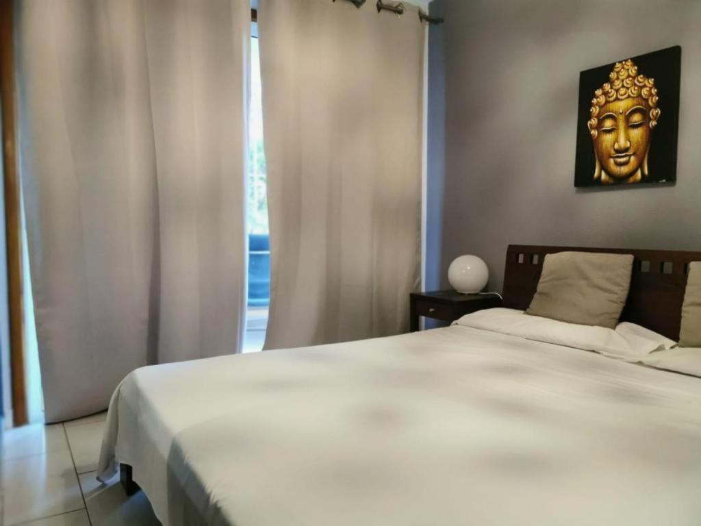 2bed Pool View- San Eugenio Appartement